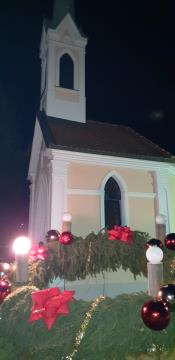 Vaščani Gibine postavili adventni venec 2